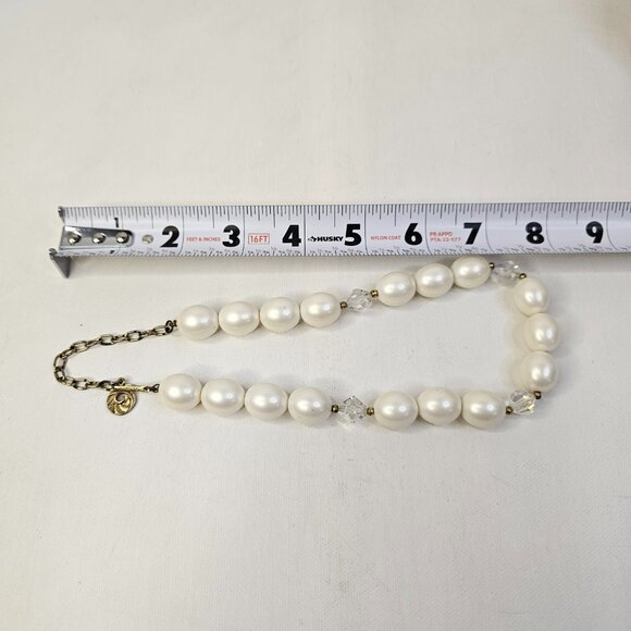 Lisner White Faux Pearl Necklace Round Bead Hook Close - Picture 6 of 6